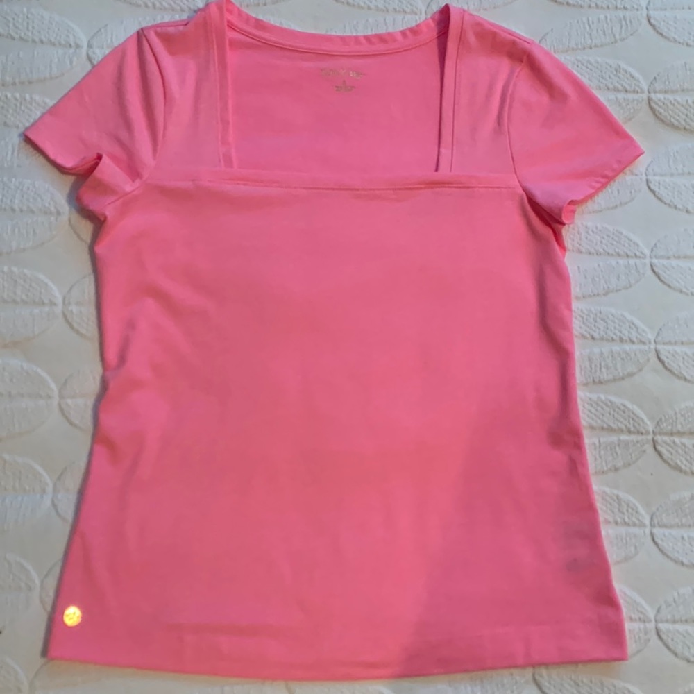 Lilly Pulitzer super cute boat neck pink shirt. Small. Like new!